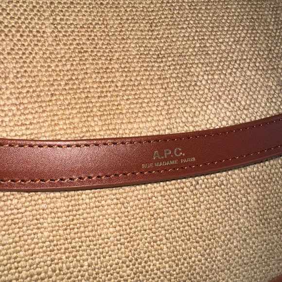 A.P.C. GENÈVE Brown and Tan Crossbody Bag with Classic Design - Picture 13 of 13